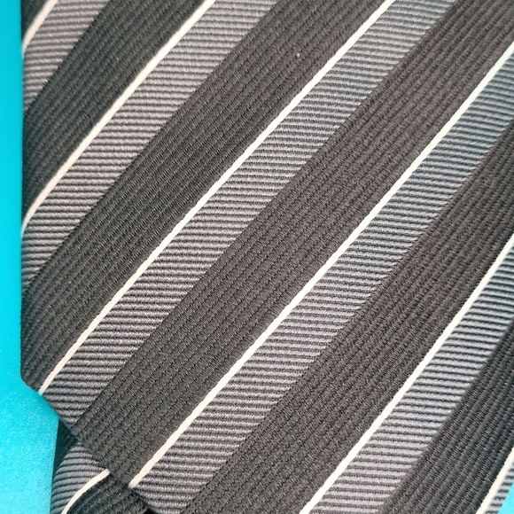 BOSS Hugo Boss Silk Necktie Gray Black Striped Tie Made in Italy Textured Formal - Picture 4 of 11